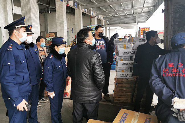 南京市市場監(jiān)管人員用“五字訣”助力企業(yè)復工紀實