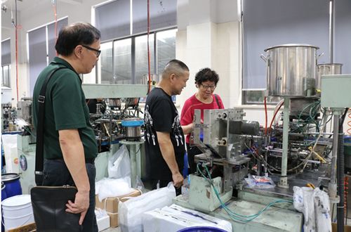 中國(guó)制筆協(xié)會(huì)領(lǐng)導(dǎo)深入桐廬企業(yè)調(diào)研，助力產(chǎn)業(yè)轉(zhuǎn)型升級(jí)與市場(chǎng)拓展